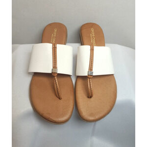 Andre Assous Women’s Leather Sandal Flip-Flip White Made In Spain Size 8 C10